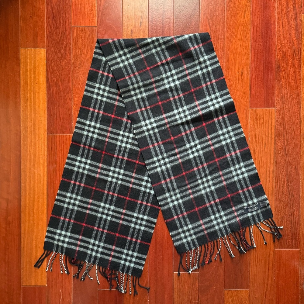 Burberry 100% cashmere scarf!